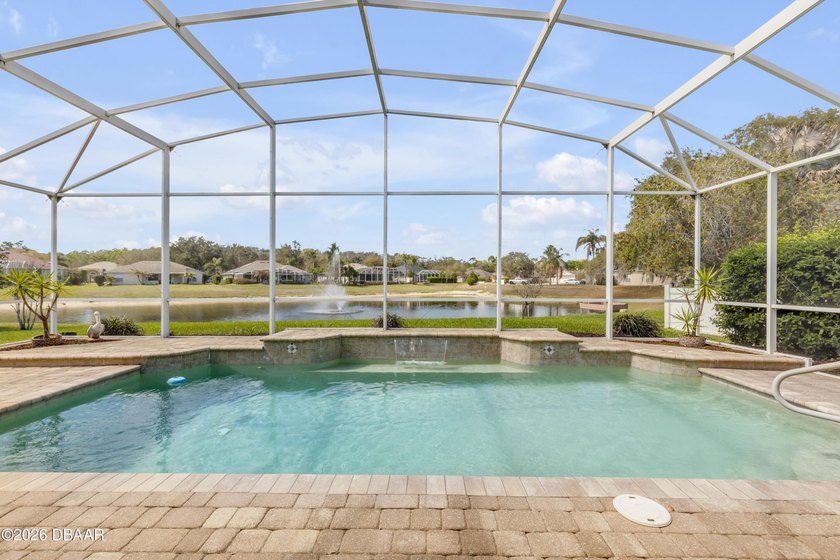 This beautifully maintained 3Bd, 2Ba, 2 Car Garage, screened-in - Beach Home for sale in New Smyrna Beach, Florida on Beachhouse.com