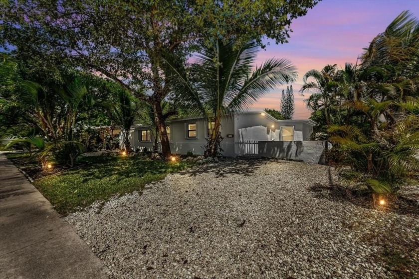 Amazing opportunity to own this beautiful remodeled move in - Beach Home for sale in Pompano Beach, Florida on Beachhouse.com