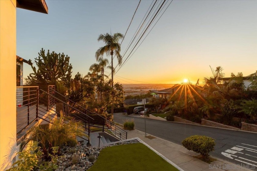 This Mission Hills duplex, originally built in 1928, has been - Beach Home for sale in San Diego, California on Beachhouse.com