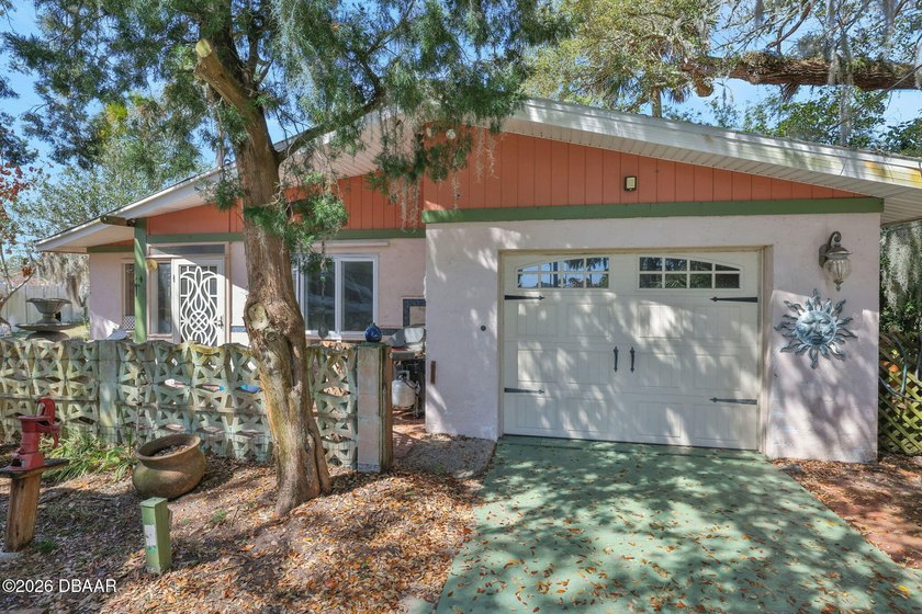 Calling all Investors, flippers, and water enthusists! Rare - Beach Home for sale in Port Orange, Florida on Beachhouse.com