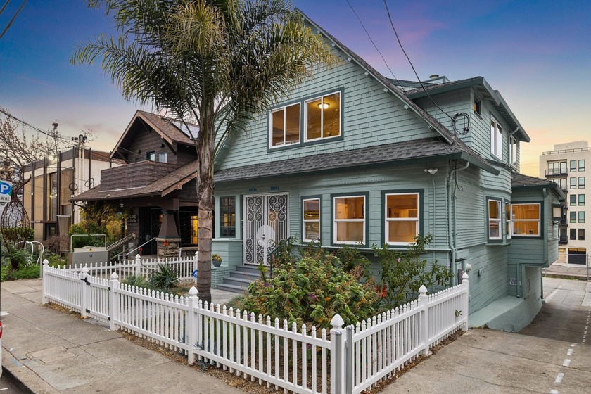 Excellent opportunity for an owner-occupant or investor in this - Beach Home for sale in Oakland, California on Beachhouse.com
