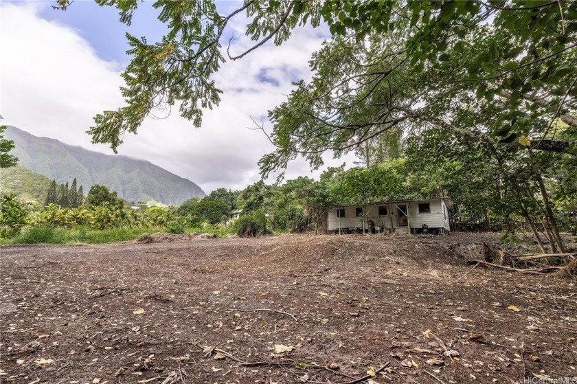 Enjoy the space and privacy of country living on an acre of land - Beach Home for sale in Kaneohe, Hawaii on Beachhouse.com