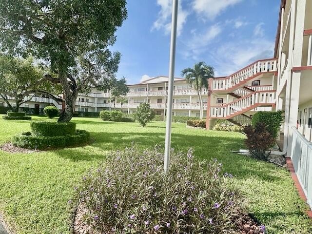 1/1.5, 3rd floor - no one is above you, well maintained, light - Beach Condo for sale in Boca Raton, Florida on Beachhouse.com