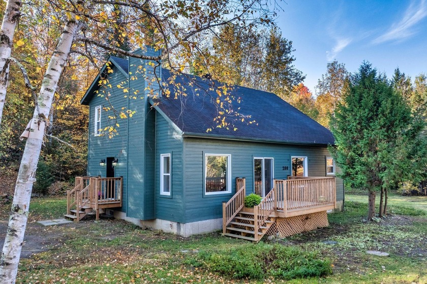 Superb, turnkey 3+1 bedroom home, completely renovated - Beach Home for sale in Mont-Tremblant,  on Beachhouse.com