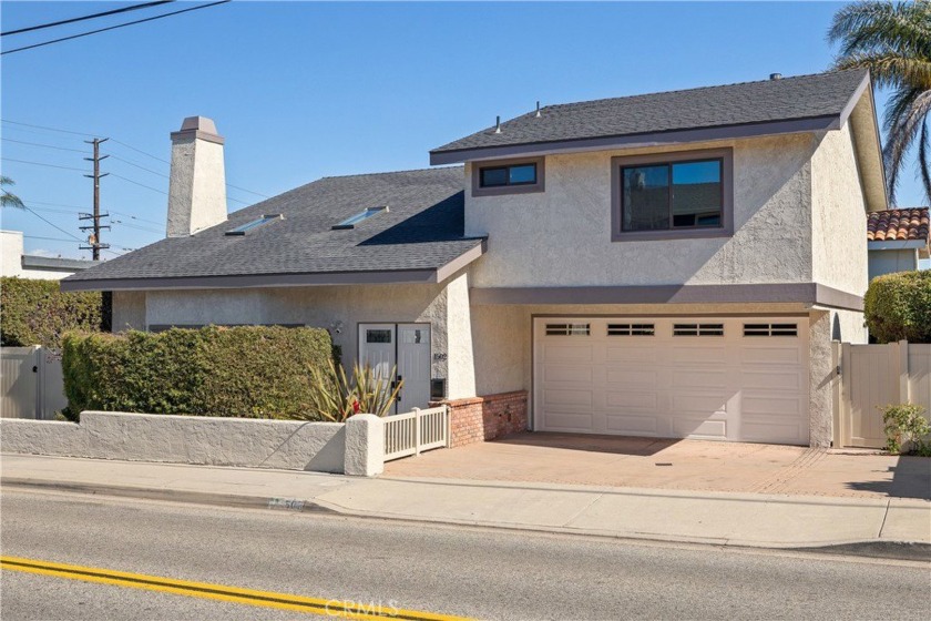 Step into this beautifully updated, detached 3-bedroom, 2.5-bath - Beach Townhome/Townhouse for sale in Redondo Beach, California on Beachhouse.com