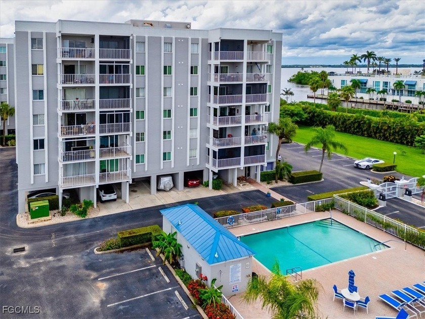 Discover exceptional value in this freshly painted 2-bedroom - Beach Condo for sale in Fort Myers, Florida on Beachhouse.com