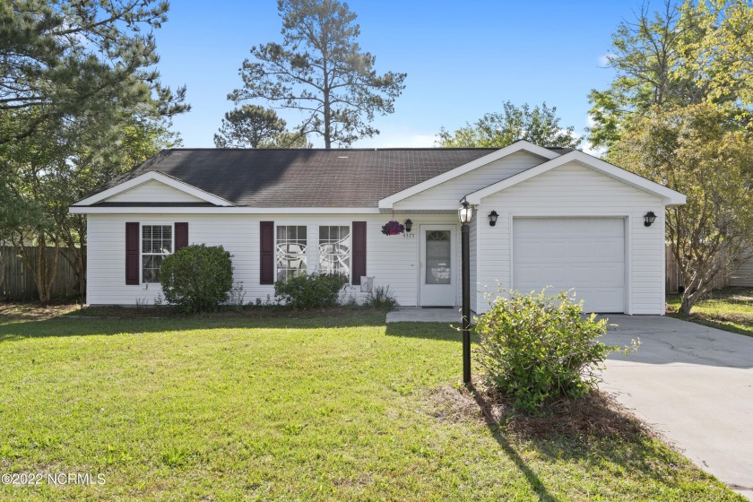Come see this charming 3 bedroom, 2 bath home with a one car - Beach Home for sale in Shallotte, North Carolina on Beachhouse.com