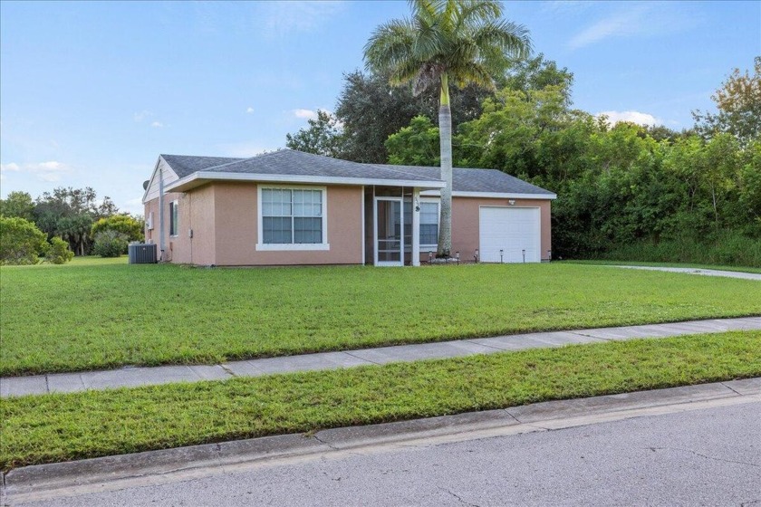 Cute as a button, this cozy 3/2/1 home in Parks Edge is perfect - Beach Home for sale in Port Saint Lucie, Florida on Beachhouse.com