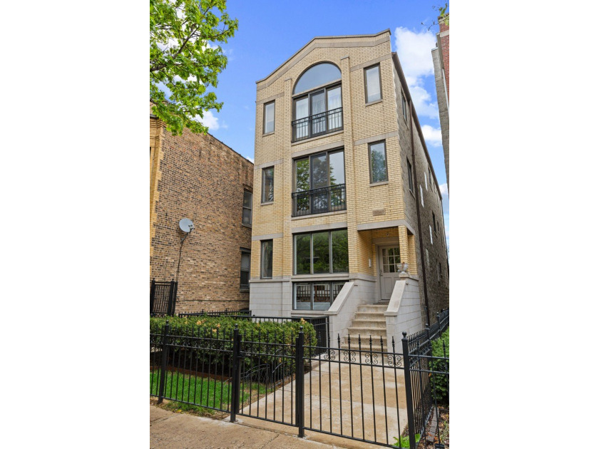 Tucked back from the street in a well-maintained three-unit - Beach Condo for sale in Chicago, Illinois on Beachhouse.com
