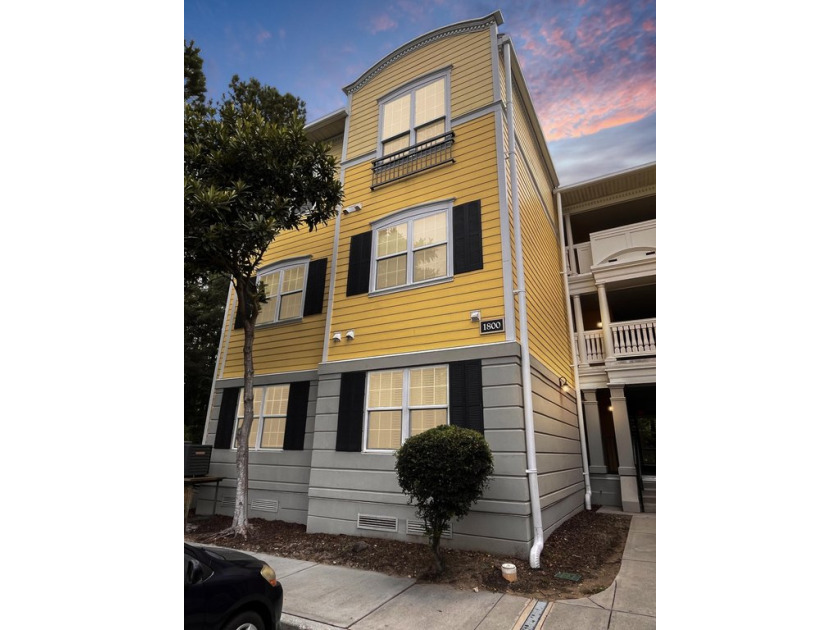 Welcome to 1831 Telfair Way, a beautifully updated 2-bedroom - Beach Home for sale in Charleston, South Carolina on Beachhouse.com