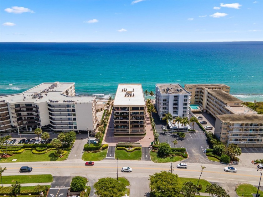 VIEWS, VIEWS. VIEWS!!! Large 3 bedroom, 3 1/2 bath  OCEANFRONT - Beach Condo for sale in Palm Beach, Florida on Beachhouse.com