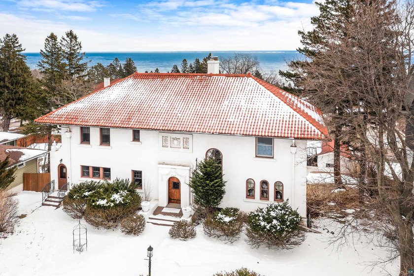 Welcome to a piece of Duluth history, reimagined for modern - Beach Home for sale in Duluth, Minnesota on Beachhouse.com