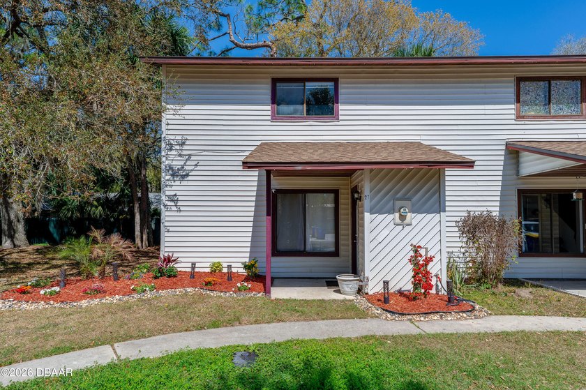 Beautifully updated and move-in ready townhome in Edgewater! - Beach Townhome/Townhouse for sale in Edgewater, Florida on Beachhouse.com