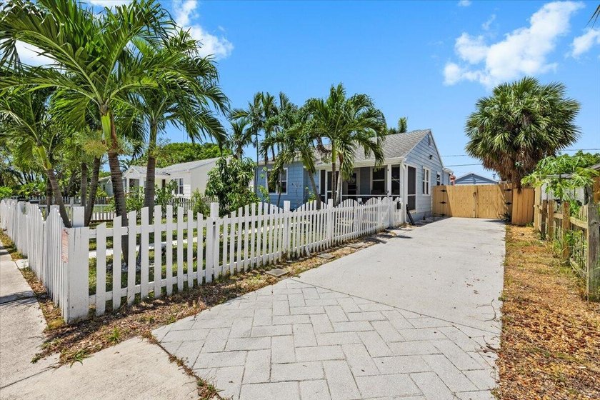 Charming updated property with income potential. Main home - Beach Home for sale in Lake Worth Beach, Florida on Beachhouse.com