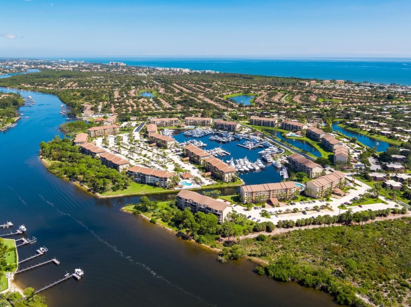 Enjoy the fabulous Intracoastal view from this Bluffs Marina 2nd - Beach Condo for sale in Jupiter, Florida on Beachhouse.com