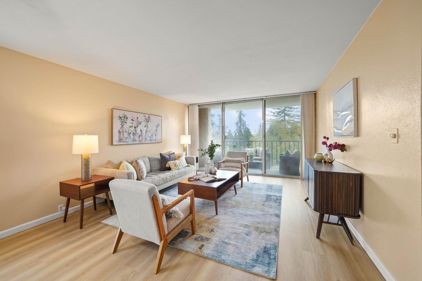 Welcome to your sun-filled retreat in the heart of Fremont. This - Beach Condo for sale in Fremont, California on Beachhouse.com