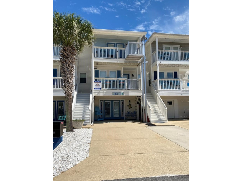 Meticulously Maintained.  If you are looking for a vacation - Beach Home for sale in Mexico Beach, Florida on Beachhouse.com