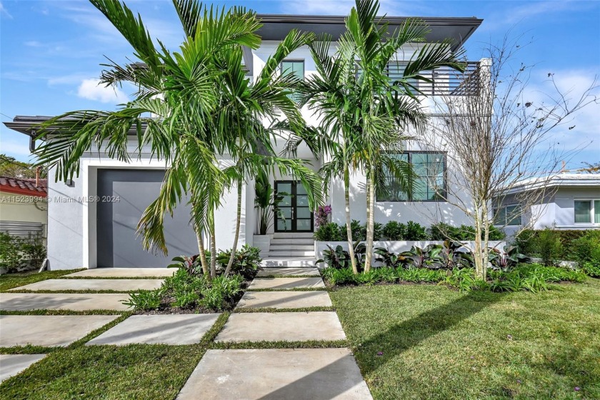This brand new, stunning modern house spans an impressive 4050sq - Beach Home for sale in Surfside, Florida on Beachhouse.com
