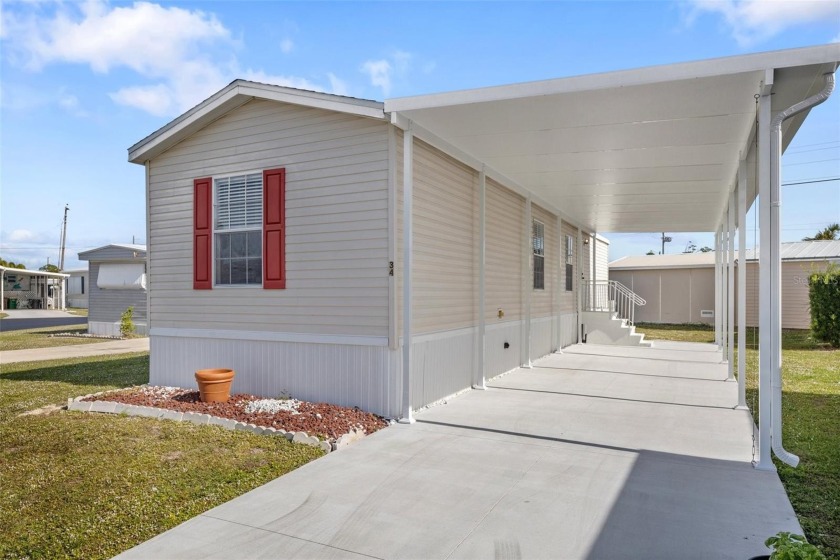 2006 Built Manufactured Home in MOVE IN READY condition.  Tons - Beach Home for sale in Punta Gorda, Florida on Beachhouse.com