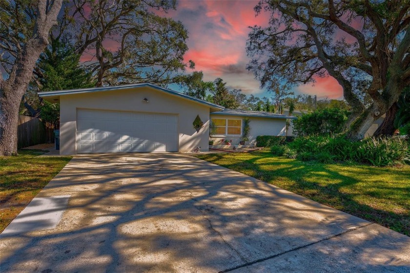 Welcome to Parkview Estates, conveniently and centrally located - Beach Home for sale in Largo, Florida on Beachhouse.com