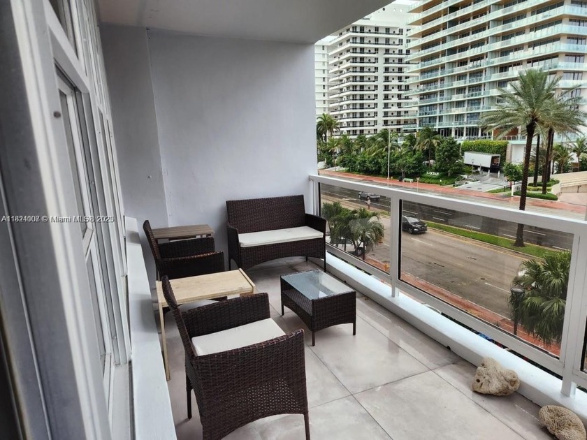 Remodeled 2 bed 2-bedroom/2 bathroom condo in prestigious - Beach Condo for sale in Miami Beach, Florida on Beachhouse.com