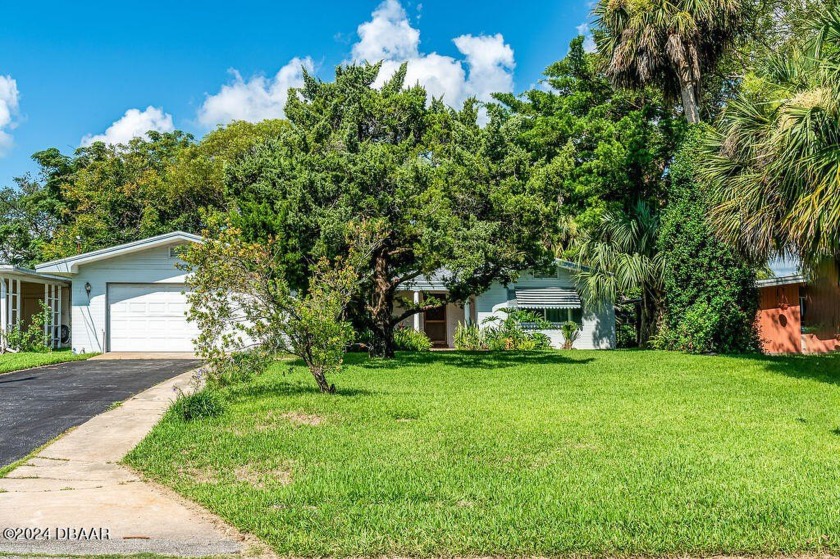 Come see this Ormond Beachside home in a great location for a - Beach Home for sale in Ormond Beach, Florida on Beachhouse.com