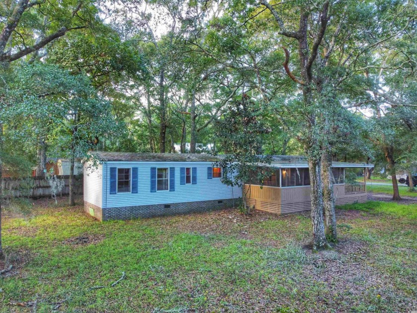 Well maintained, 2 bedroom, 2 full bathroom, single wide - Beach Home for sale in Pawleys Island, South Carolina on Beachhouse.com