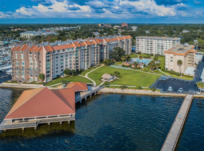 Wonderful opportunity to purchase an end-unit in a highly - Beach Condo for sale in Dunedin, Florida on Beachhouse.com