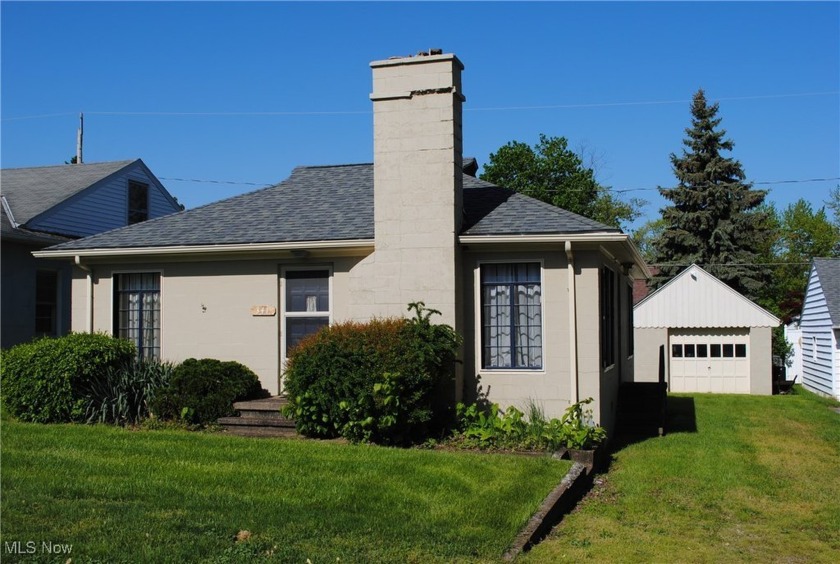 Charming home on a desired street offers fantastic value this - Beach Home for sale in Lakeside Marblehead, Ohio on Beachhouse.com