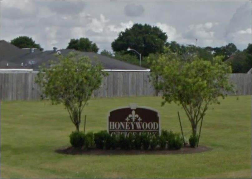Zoned Light Commercial (Commercial/Retail), this centrally - Beach Commercial for sale in Port Arthur, Texas on Beachhouse.com
