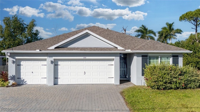 SELLER WILL CONSIDER LEASE TO PURCHASE! CALL TODAY! A desirable - Beach Home for sale in Cape Coral, Florida on Beachhouse.com