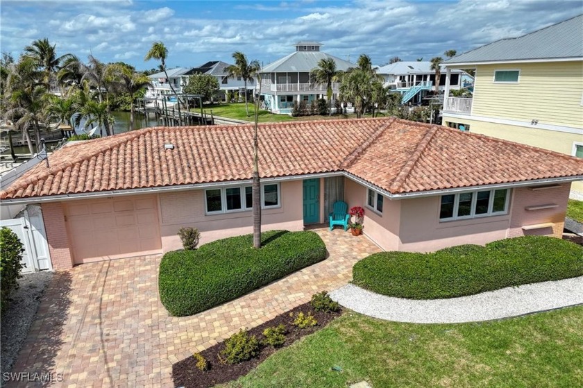 Welcome to the Florida lifestyle. Here is your opportunity to - Beach Home for sale in Fort Myers Beach, Florida on Beachhouse.com