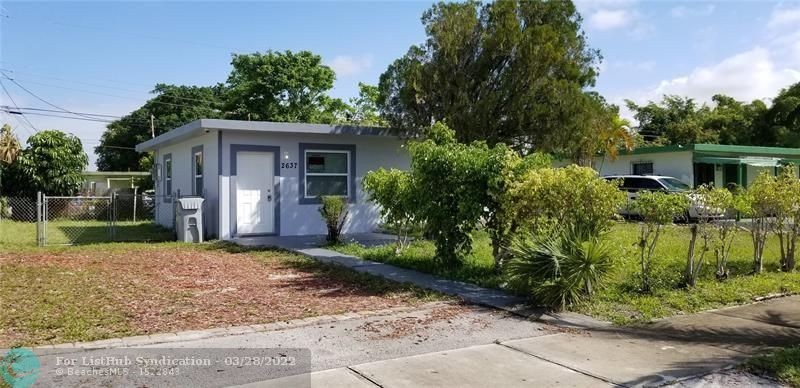 Investment Property Located in the Heart of Pompano. Great for - Beach Home for sale in Pompano Beach, Florida on Beachhouse.com