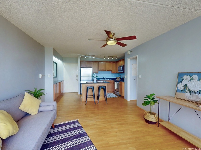 Beautifully Renovated 1-Bedroom with 2 Parking at Pearl Regency! - Beach Condo for sale in Aiea, Hawaii on Beachhouse.com