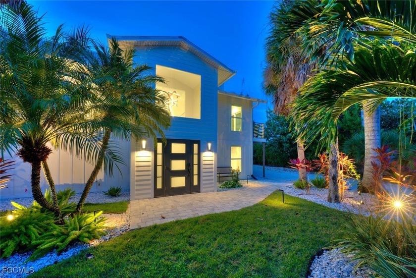 Your island oasis! Beautifully renovated and custom designed - Beach Home for sale in Sanibel, Florida on Beachhouse.com