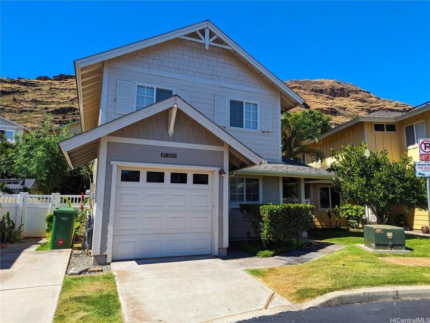 Welcome to this inviting detached 3 bed/2 bath, split level home - Beach Home for sale in Waianae, Hawaii on Beachhouse.com