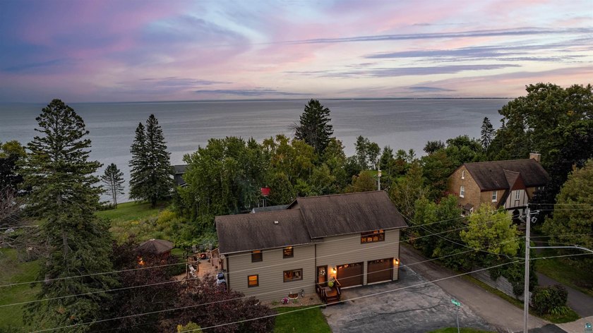 Welcome to 4 Lakeside Court, a beautifully maintained two-story - Beach Home for sale in Duluth, Minnesota on Beachhouse.com