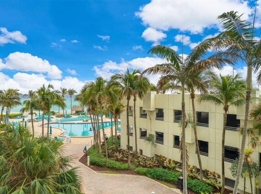 Turnkey apartment! 1BR/1BA with porcelain tile floors throughout - Beach Condo for sale in Hollywood, Florida on Beachhouse.com