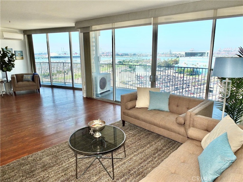 Welcome to the International Tower where unit 2008 has it all; - Beach Condo for sale in Long Beach, California on Beachhouse.com