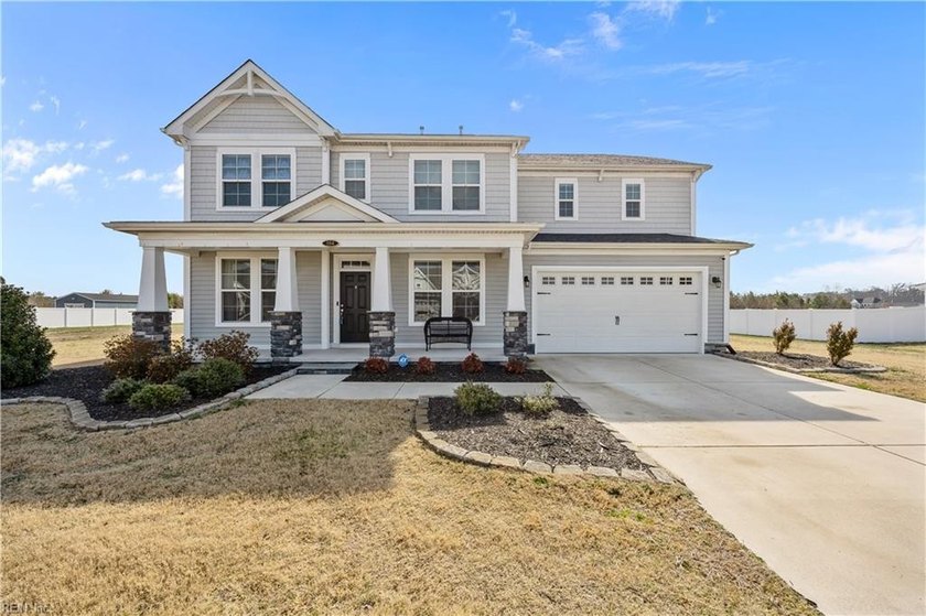 Beautiful 5-Bedroom, 4 Bathroom contemporary home with over 3600 - Beach Home for sale in Moyock, North Carolina on Beachhouse.com