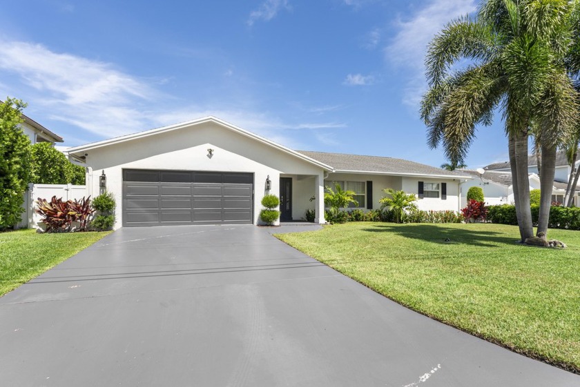 Welcome to your waterfront boater's dream home in Boca Raton - Beach Home for sale in Boca Raton, Florida on Beachhouse.com