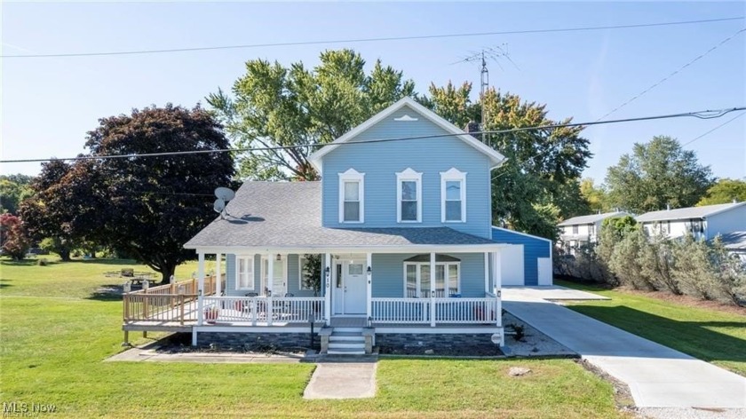 Summer home, or year-round home. Don't miss this rare - Beach Home for sale in Lakeside Marblehead, Ohio on Beachhouse.com