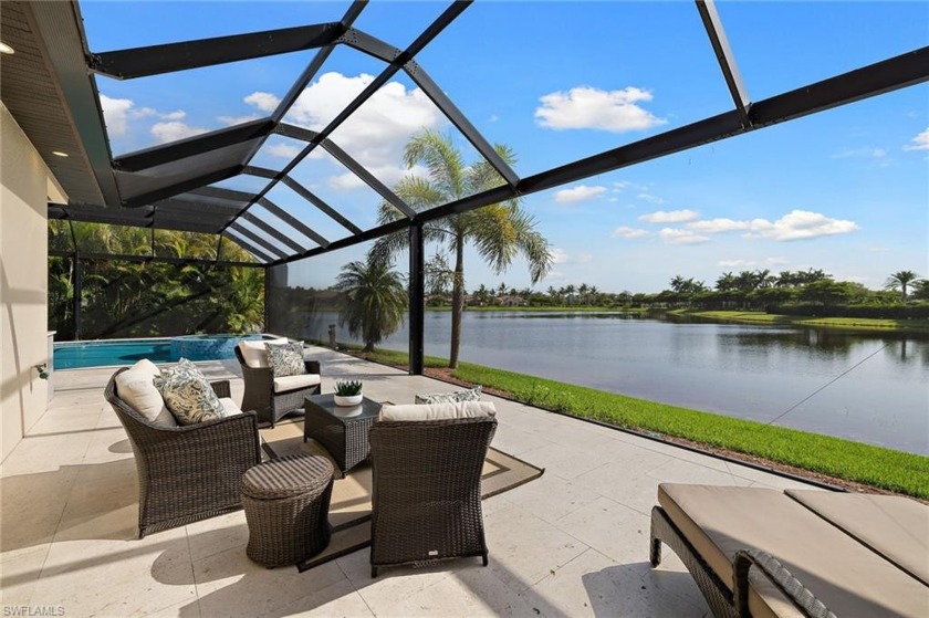 IMMEDIATE GOLF MEMBERSHIP & TURNKEY FURNISHED! Welcome to your - Beach Home for sale in Naples, Florida on Beachhouse.com