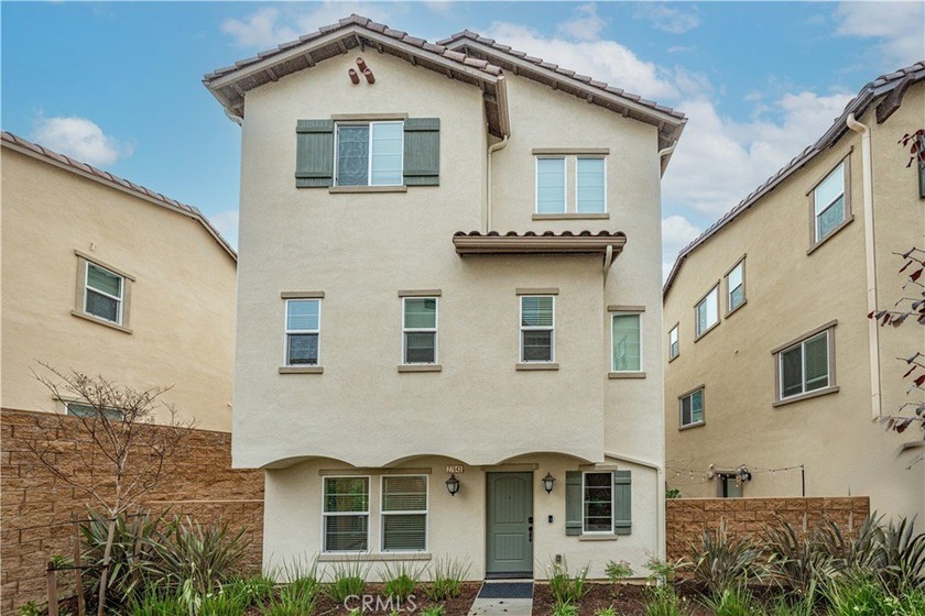 Welcome to 27643 Grandview Way -- a modern coastal retreat where - Beach Home for sale in San Pedro, California on Beachhouse.com