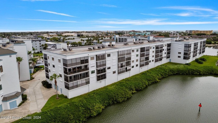 This fully renovated 2-bed, 2-bath penthouse condo leaves no - Beach Condo for sale in Cocoa Beach, Florida on Beachhouse.com