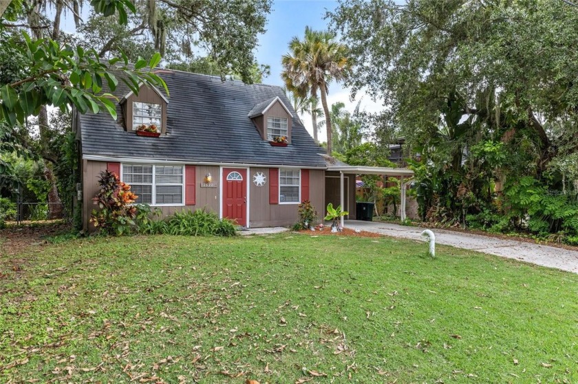 NO FLOODING HERE AND NO HURRICANE REPAIRS NECESSARY!! Welcome to - Beach Home for sale in Sarasota, Florida on Beachhouse.com