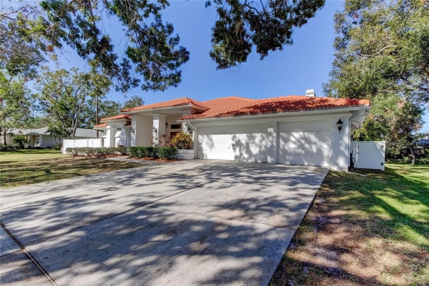 Fantastic 4 BED POOL HOME in downtown Oldsmar! This home offers - Beach Home for sale in Oldsmar, Florida on Beachhouse.com