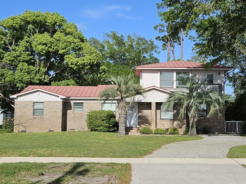 Spacious 3-Bed, 3-Bath Home in Port St. Joe Located in the heart - Beach Home for sale in Port St Joe, Florida on Beachhouse.com