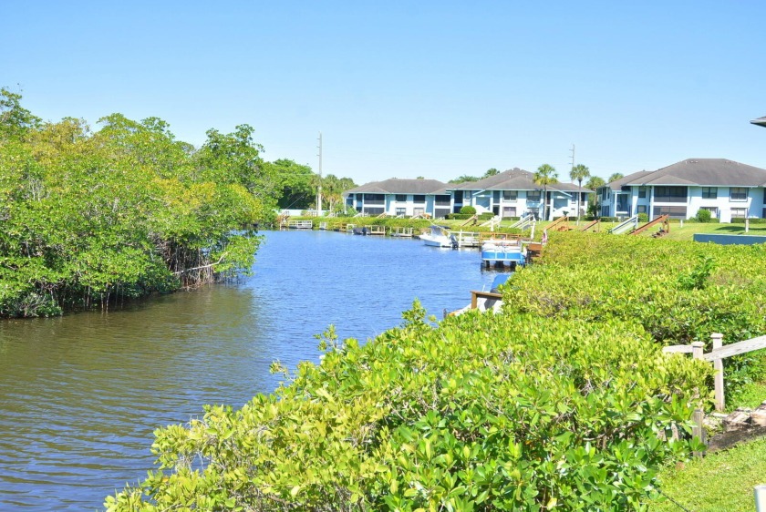 Discover this move-in-ready 2BR/2.5BA townhouse in the heart of - Beach Townhome/Townhouse for sale in Stuart, Florida on Beachhouse.com