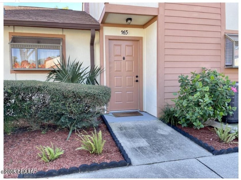 Modern renovated 2BR/2.5BA townhouse in Daytona Beach! This - Beach Townhome/Townhouse for sale in Daytona Beach, Florida on Beachhouse.com